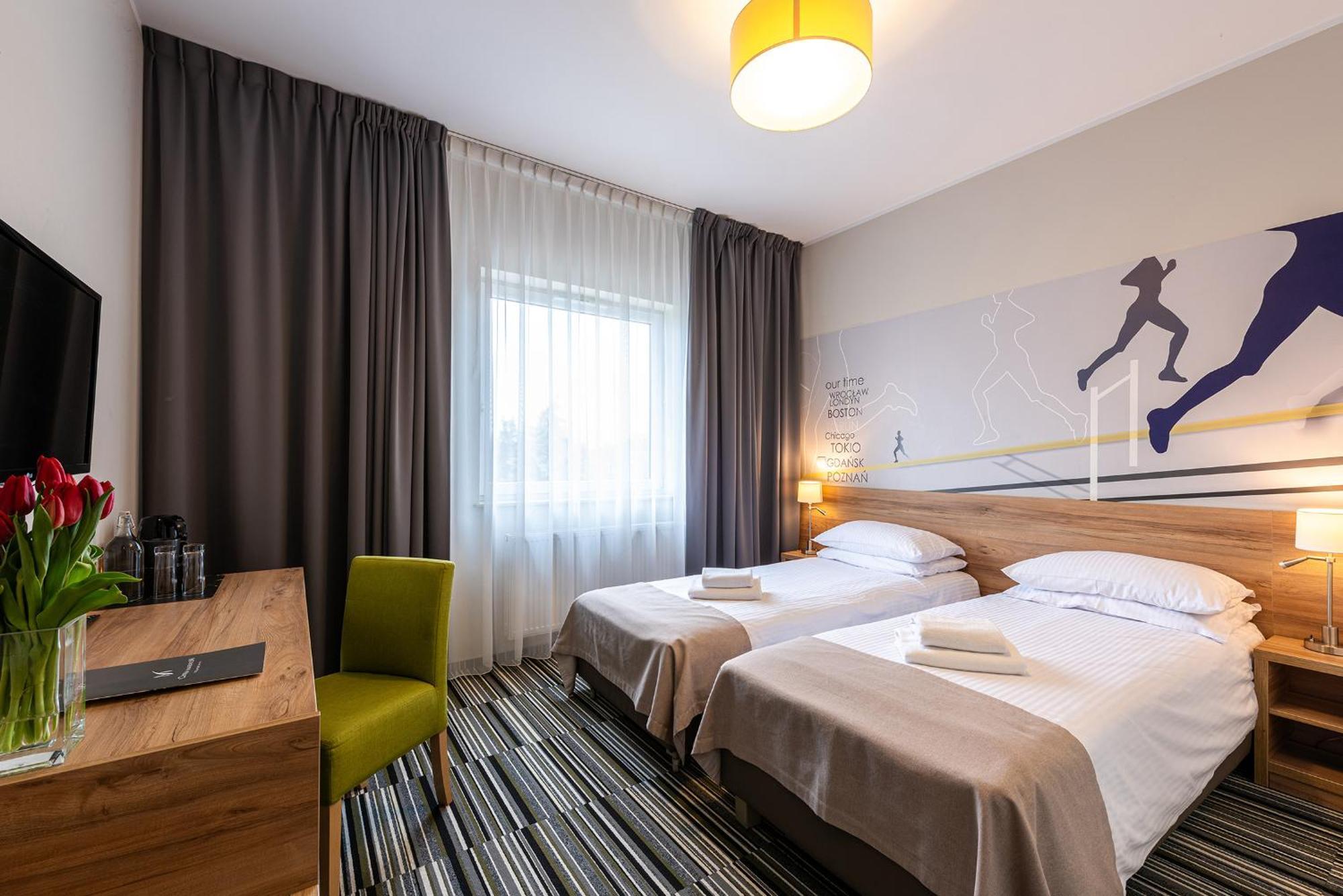 Hotel Maraton Szamotuły Esterno foto