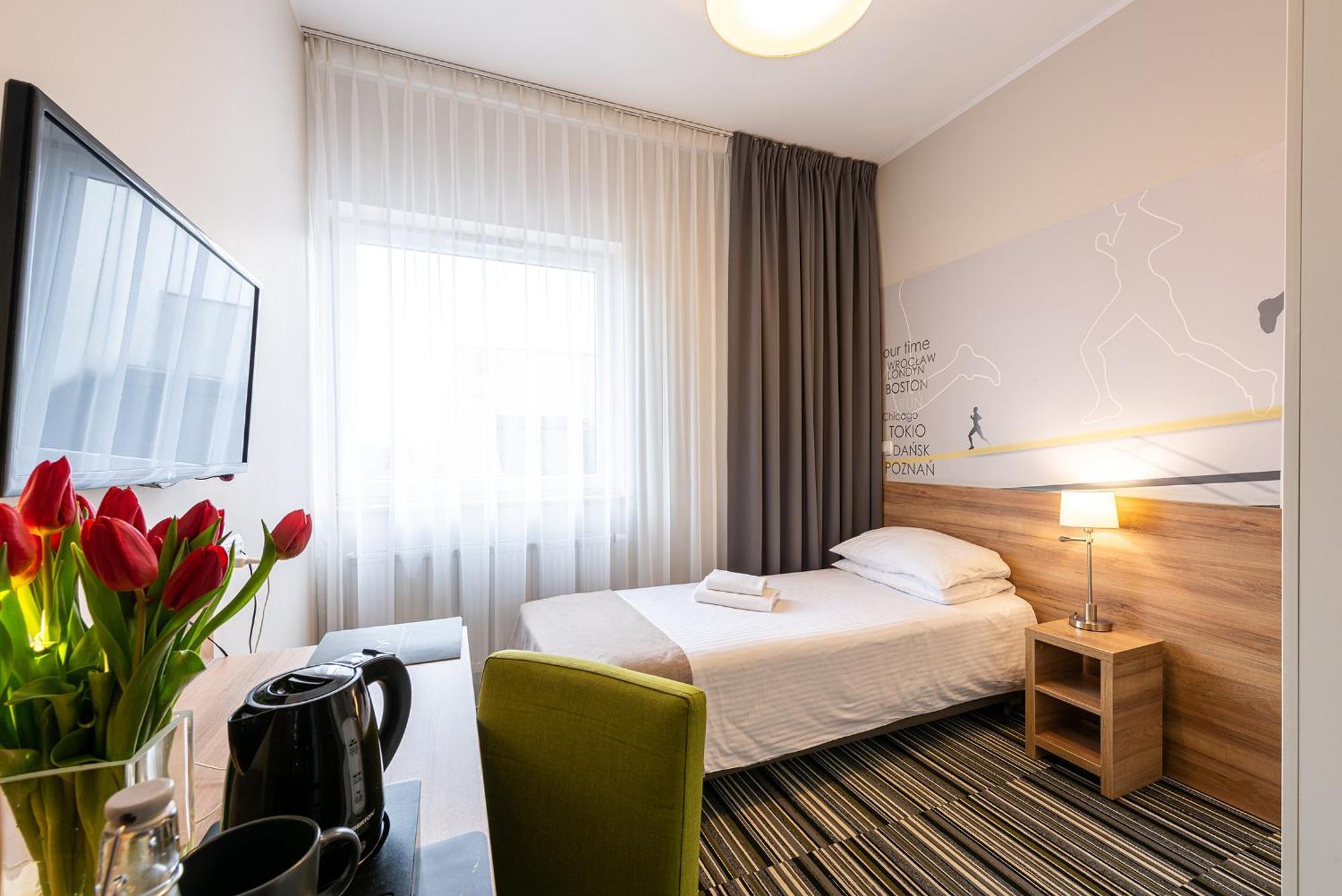 Hotel Maraton Szamotuły Esterno foto
