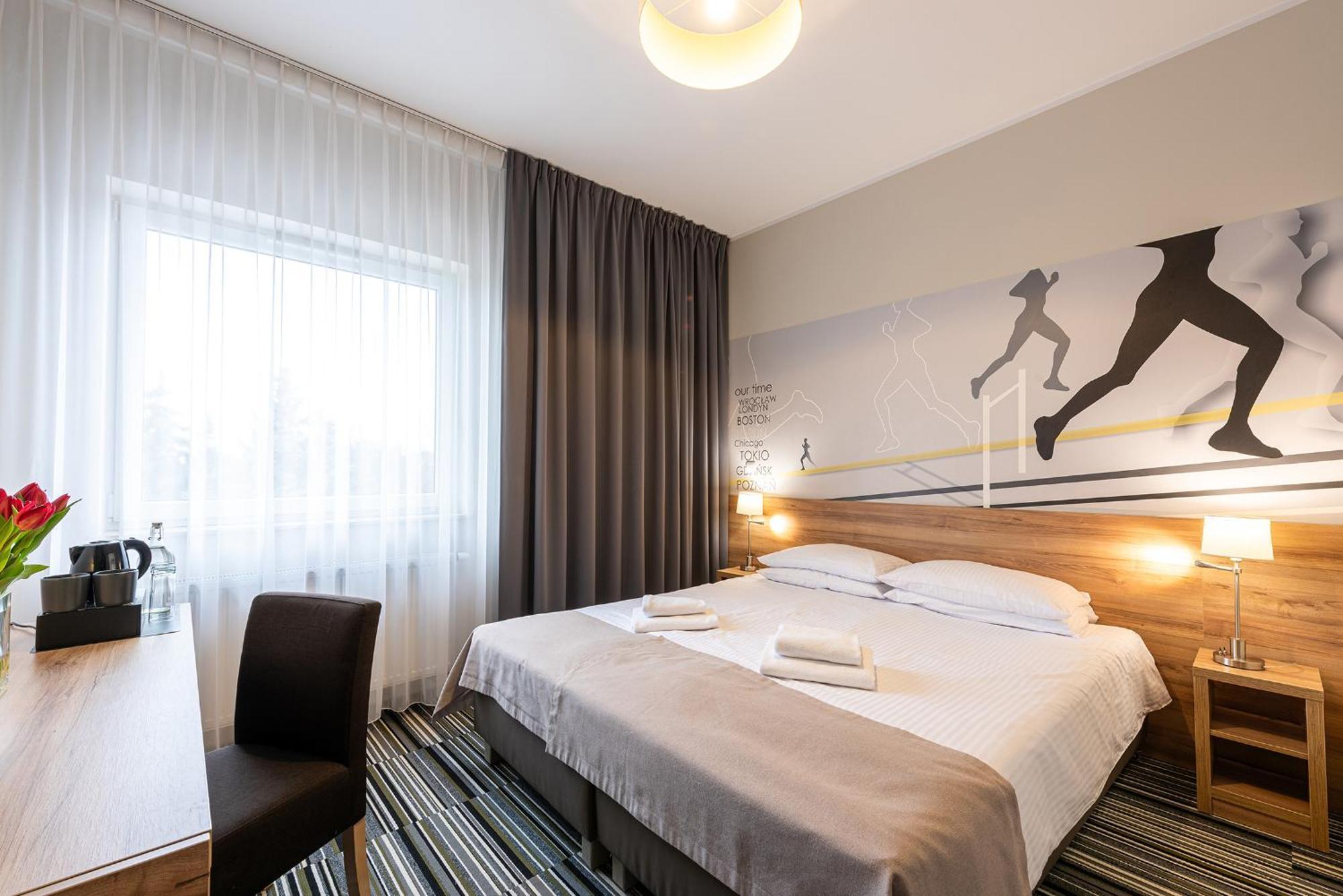Hotel Maraton Szamotuły Esterno foto